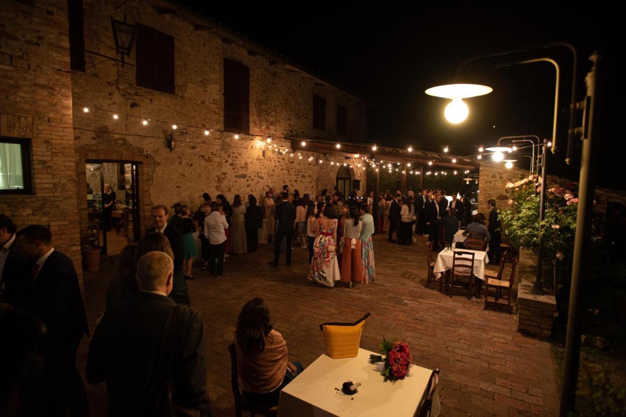 Albergo Ristorante Da Vestro มอนติเชียโน ภายนอก รูปภาพ