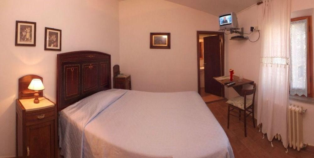 Albergo Ristorante Da Vestro มอนติเชียโน ภายนอก รูปภาพ