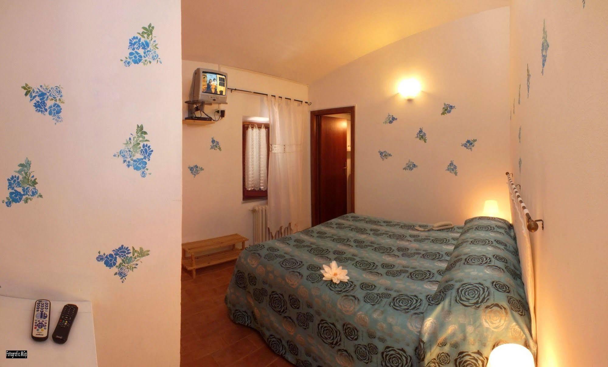 Albergo Ristorante Da Vestro มอนติเชียโน ภายนอก รูปภาพ